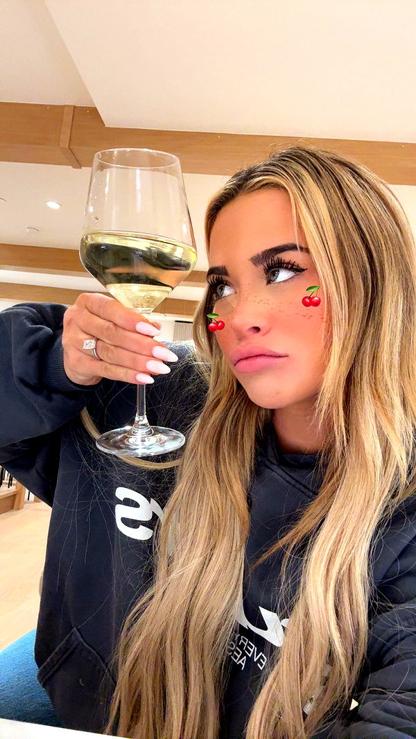 emilyelizabbeth image ~ Altpins