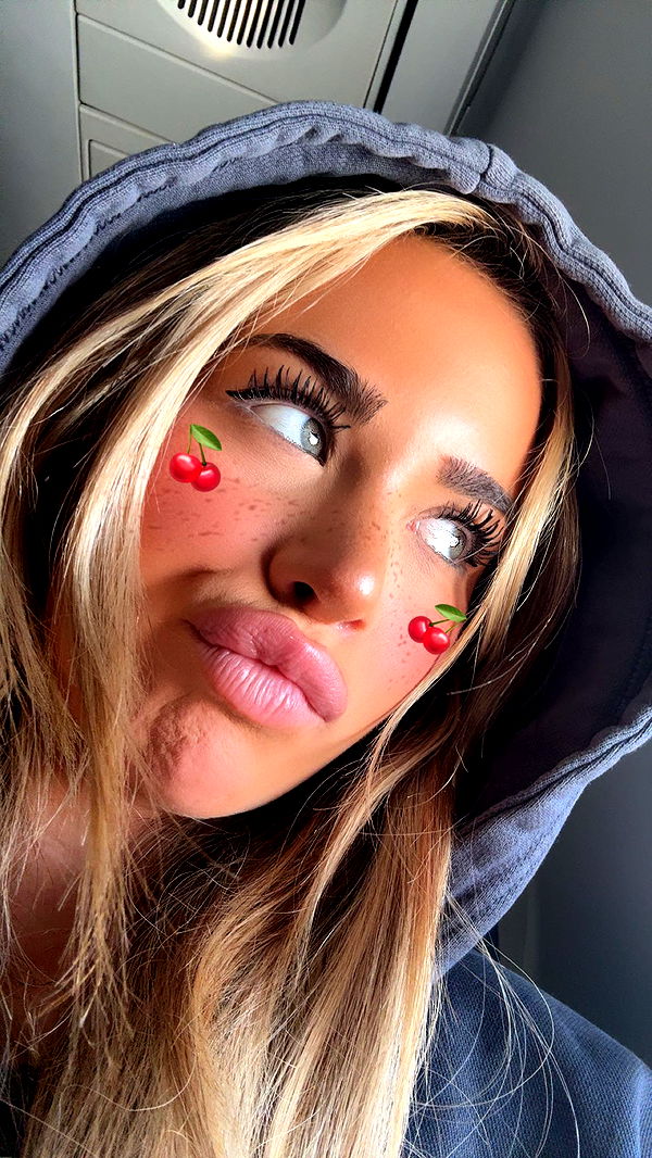 emilyelizabbeth image ~ Altpins