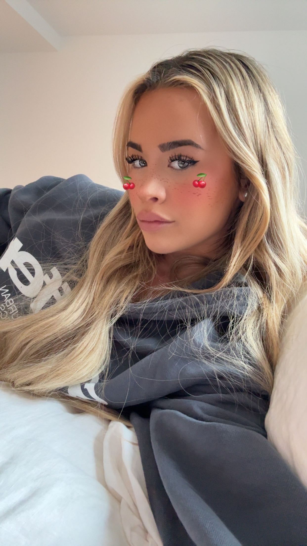 emilyelizabbeth snapchat image archive image