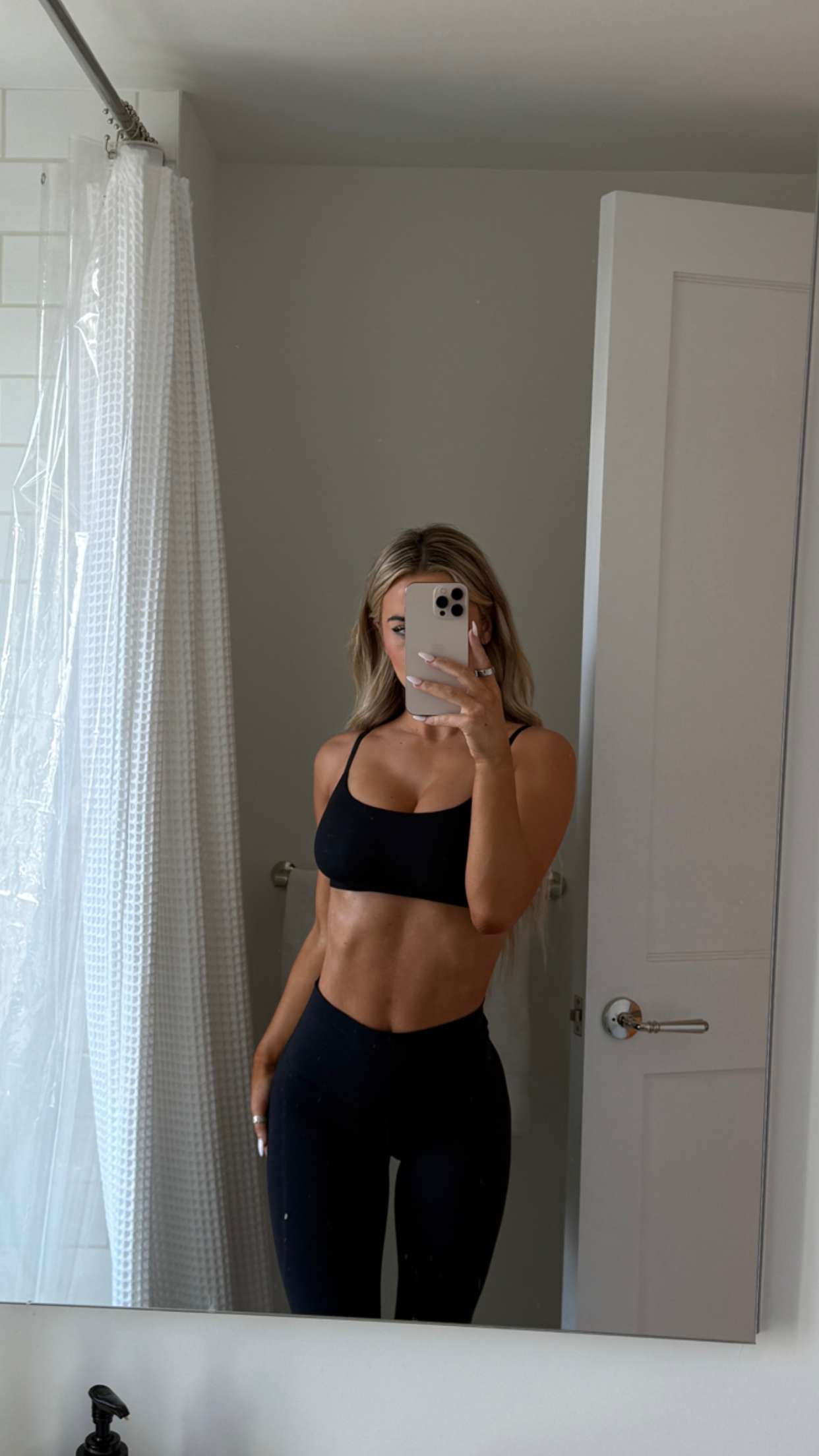 emilyelizabbeth snapchat image archive image