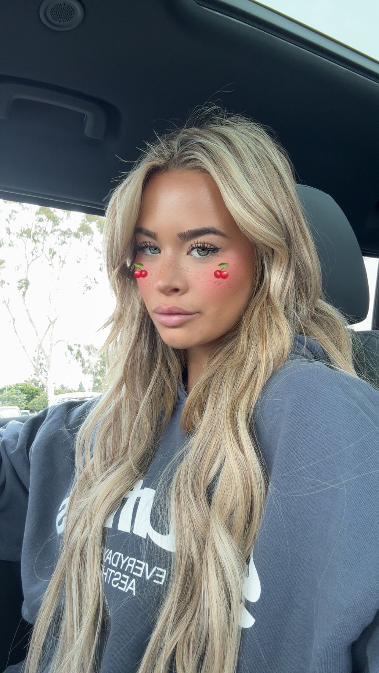 emilyelizabbeth snapchat image archive image