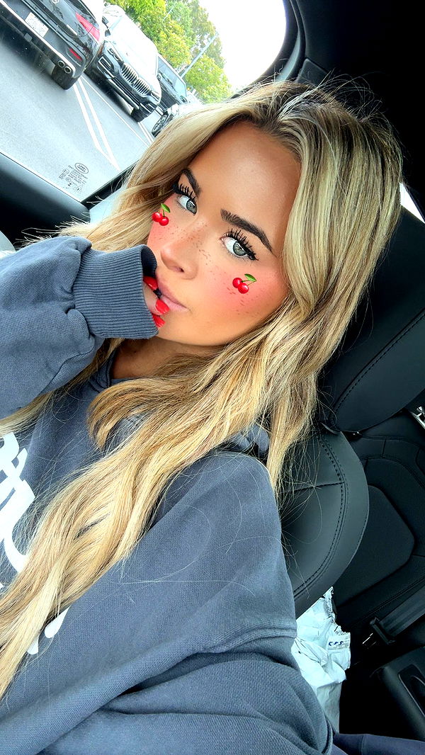 emilyelizabbeth image ~ Altpins