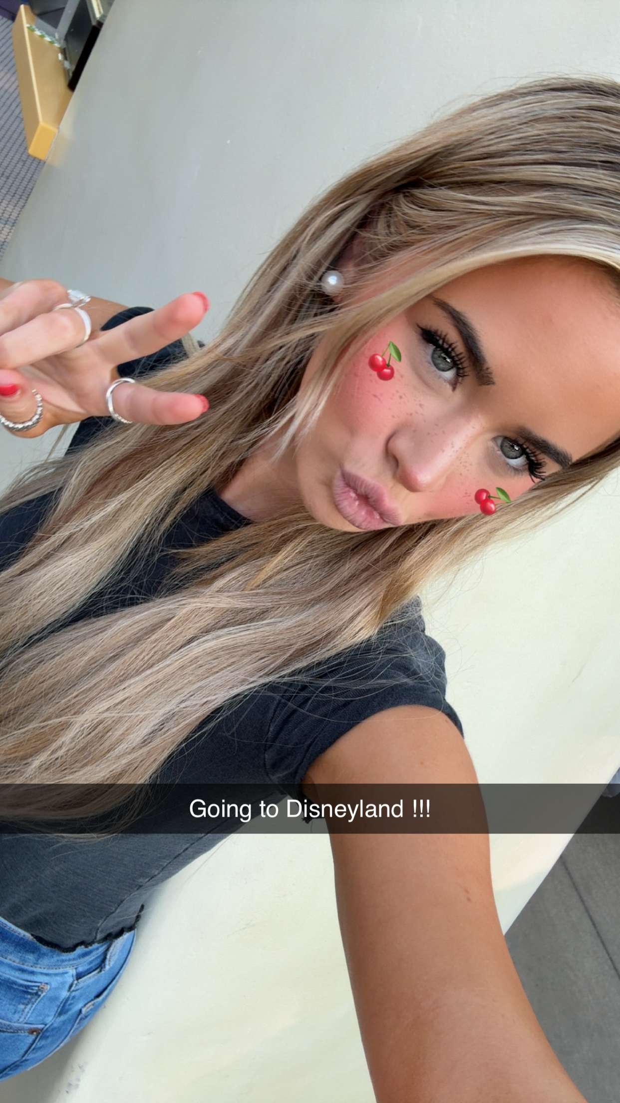 emilyelizabbeth snapchat image archive image