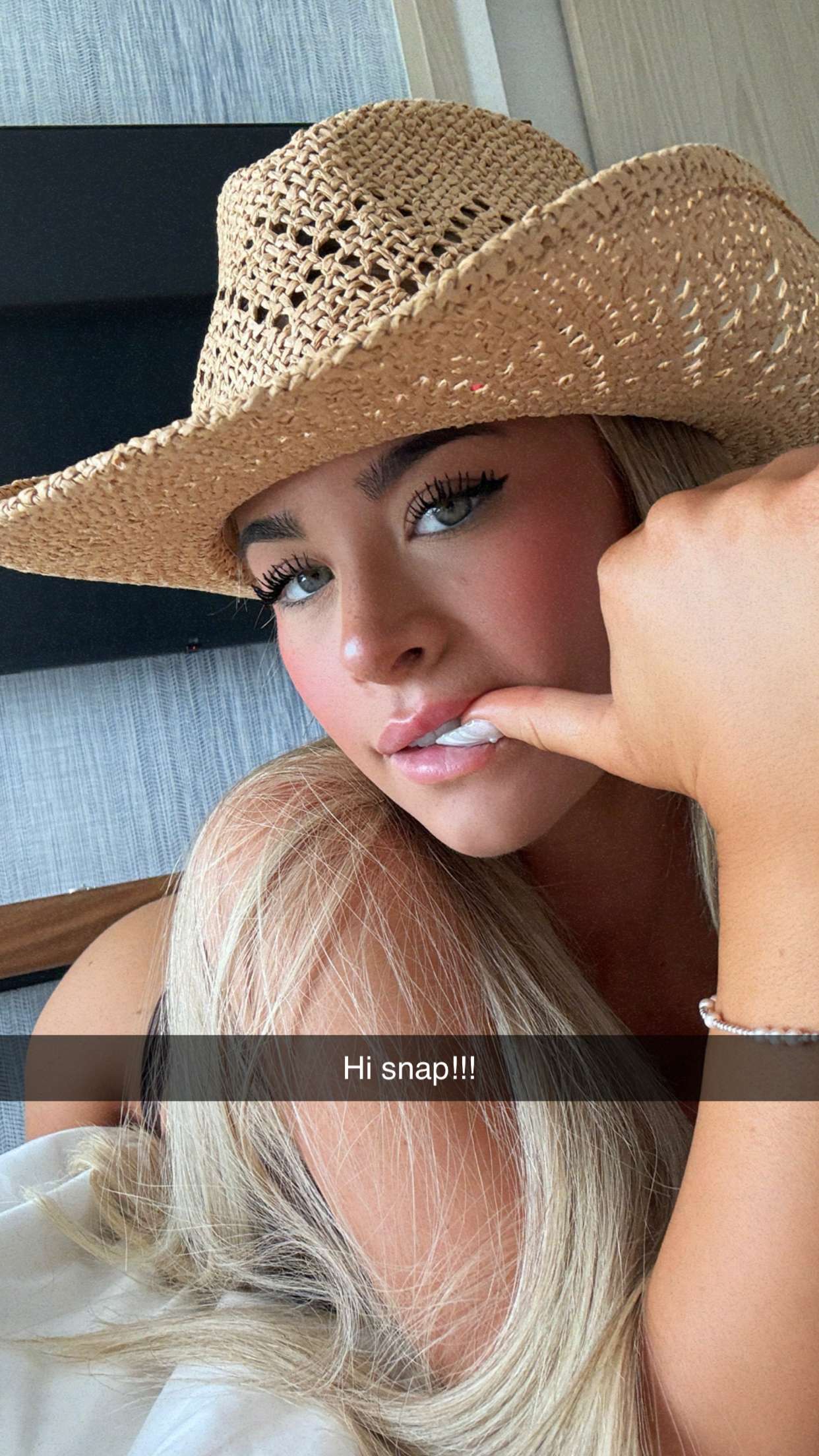 emilyelizabbeth snapchat image archive image