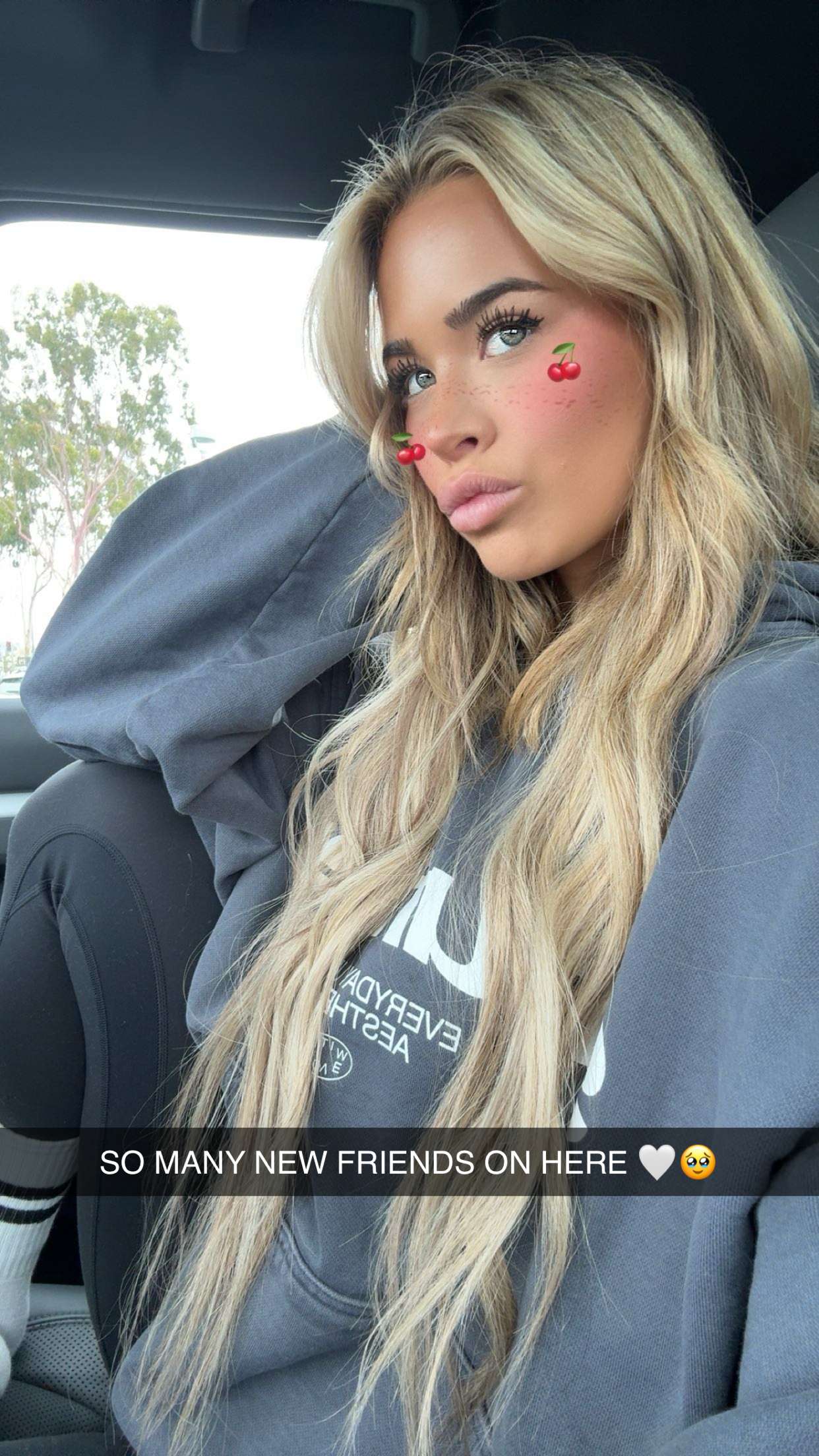 emilyelizabbeth snapchat image archive image