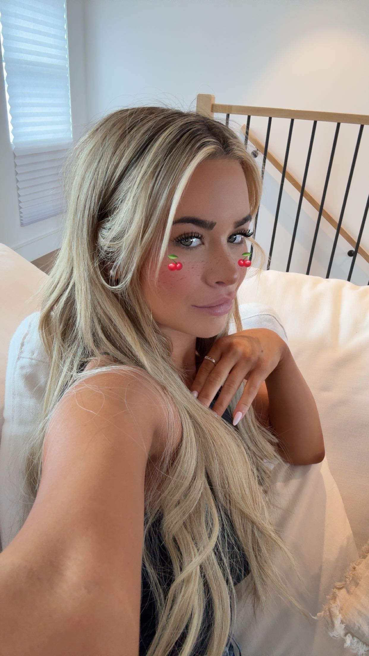 emilyelizabbeth snapchat image archive image