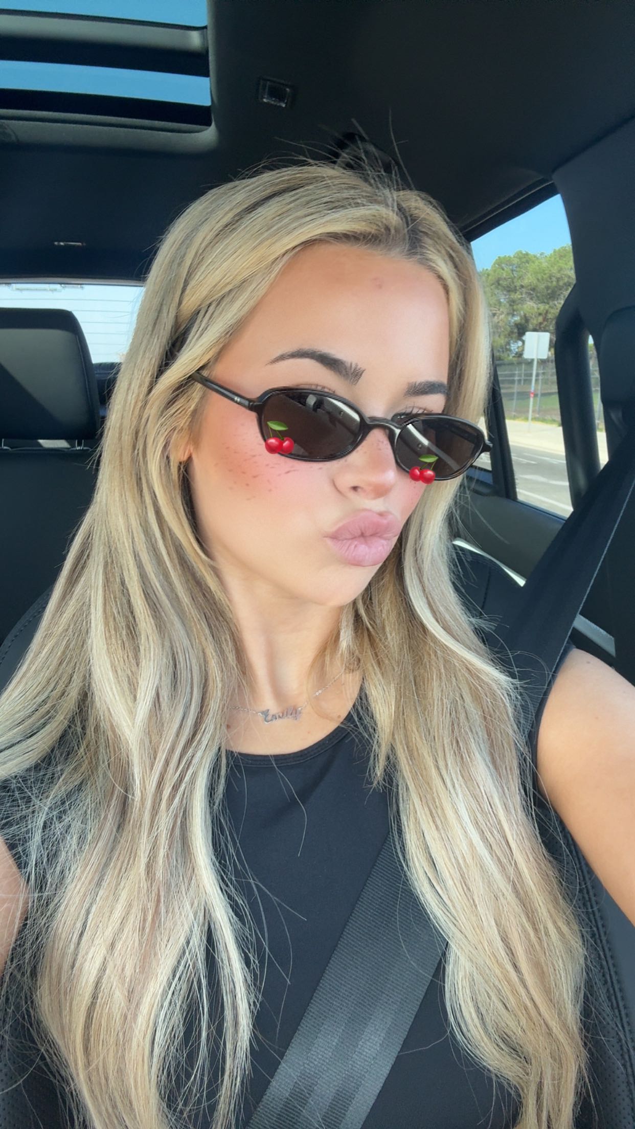 emilyelizabbeth snapchat image archive image