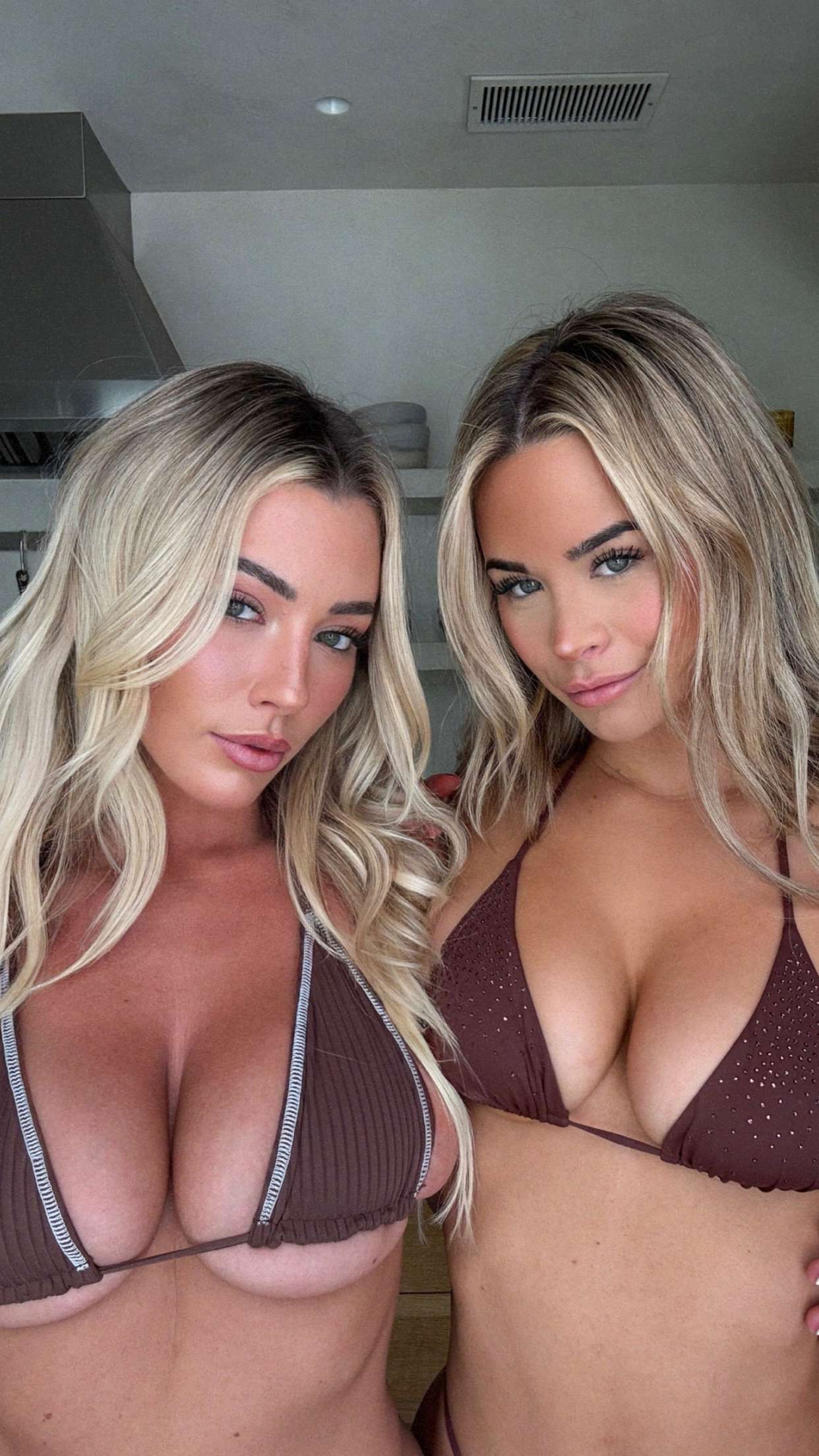 emilyelizabbeth snapchat image archive image