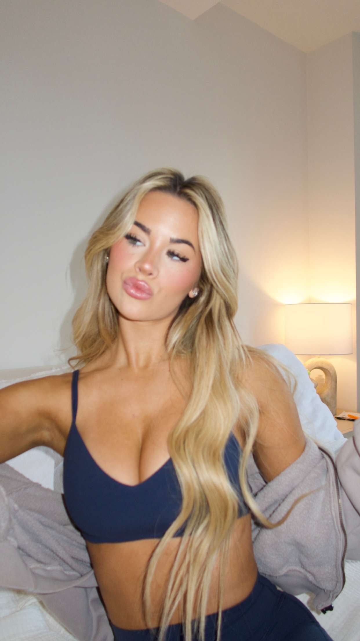 emilyelizabbeth snapchat image archive image