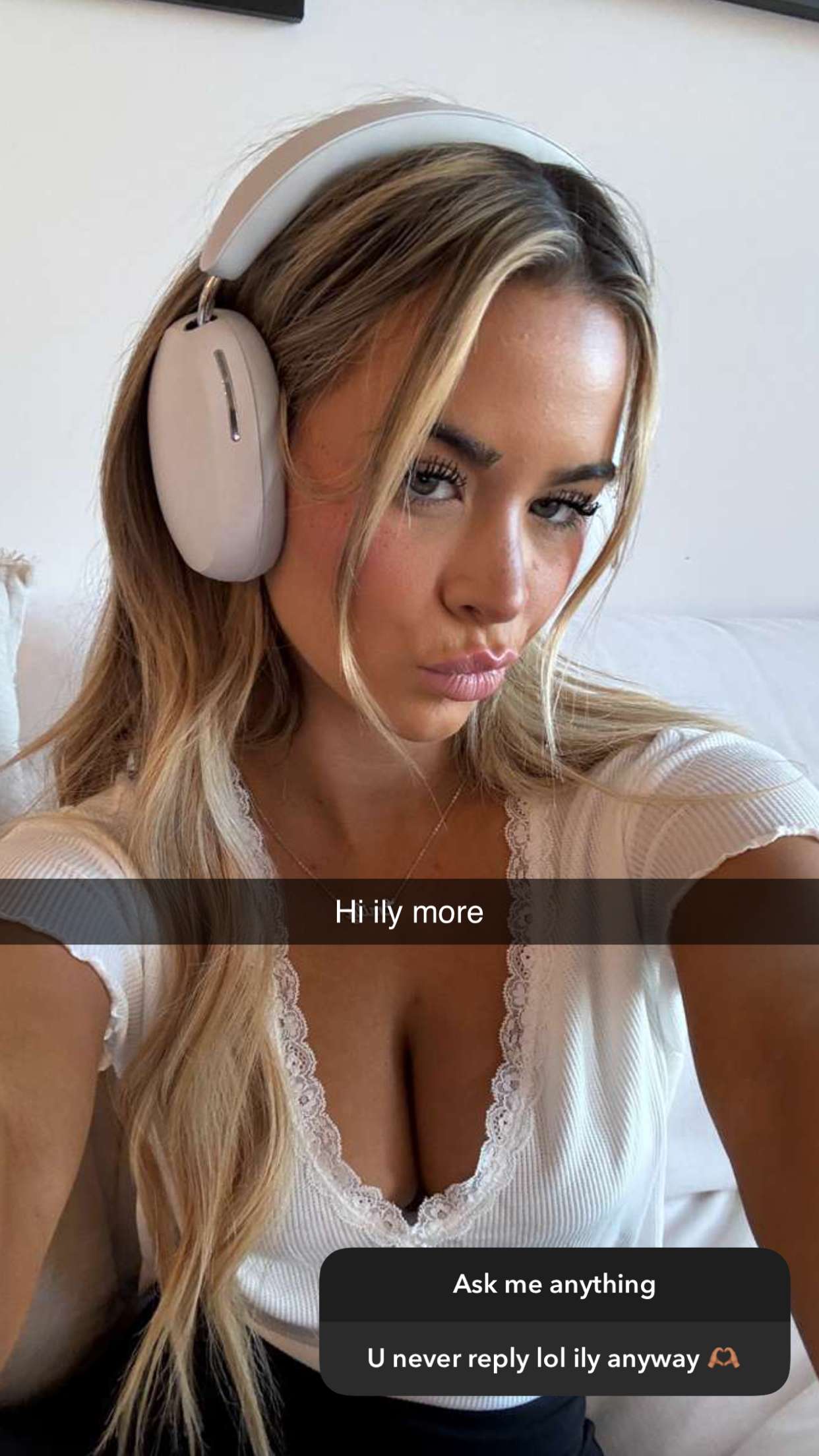 emilyelizabbeth snapchat image archive image