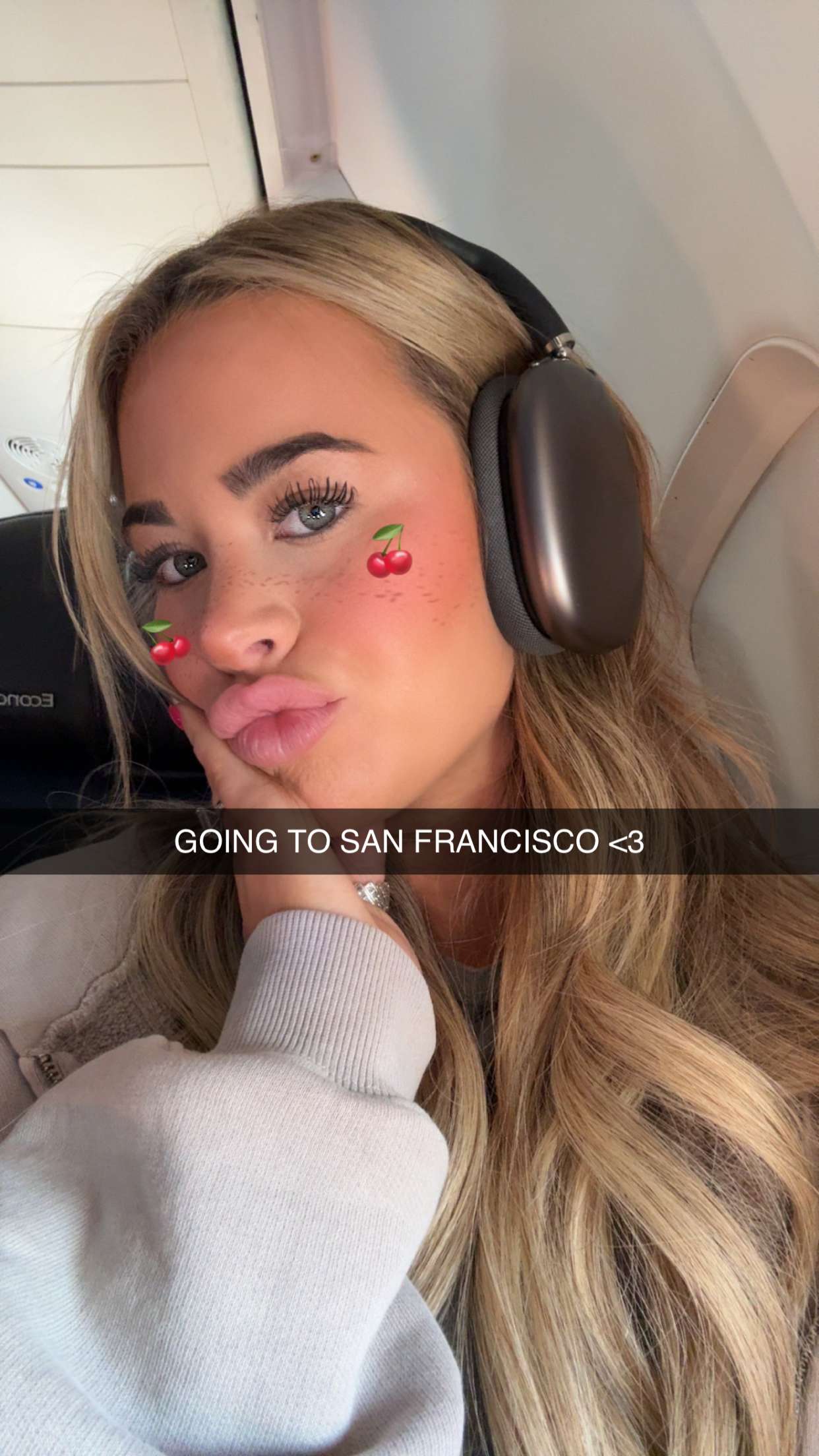 emilyelizabbeth snapchat image archive image