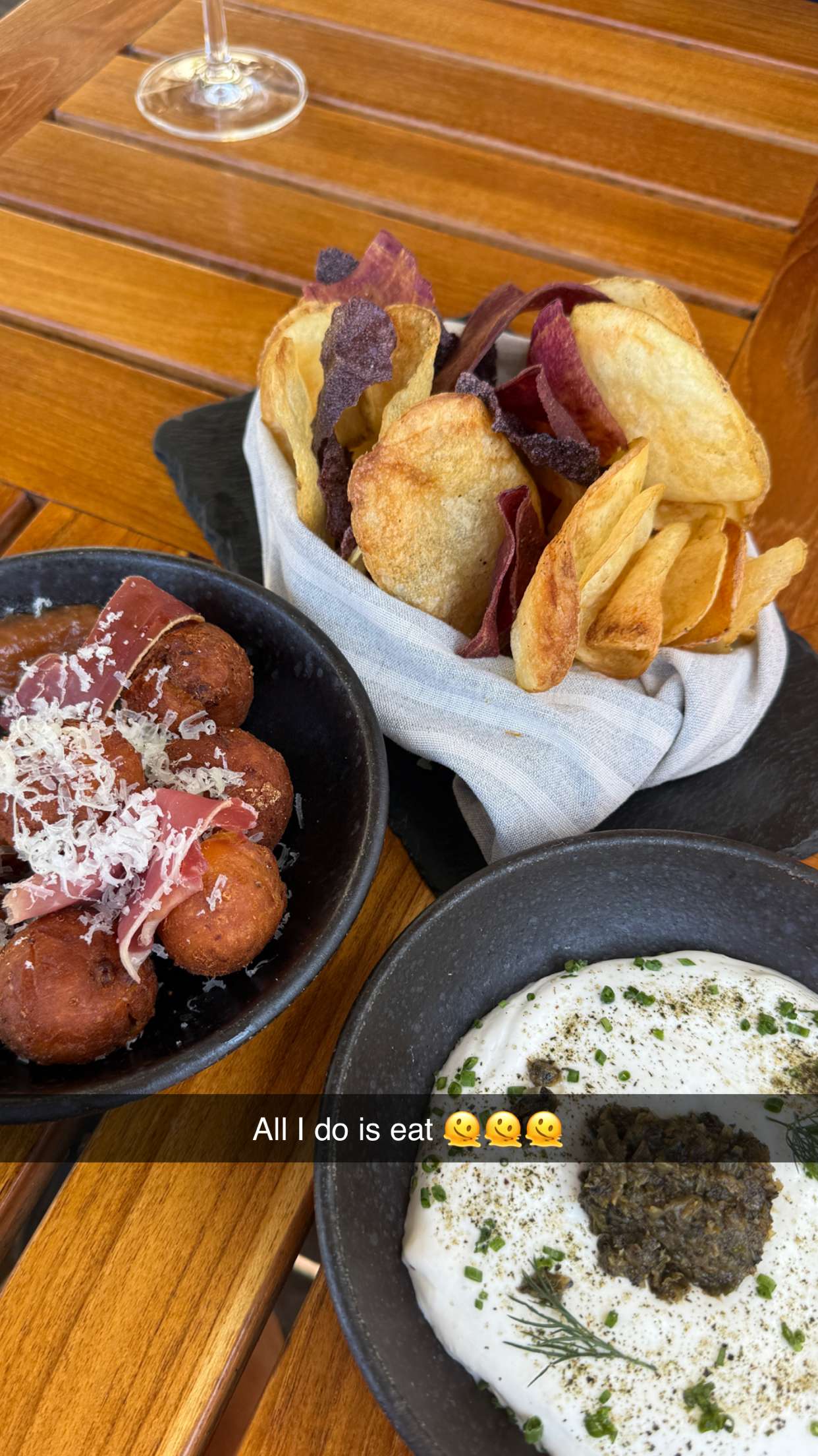 emilyelizabbeth snapchat image archive image