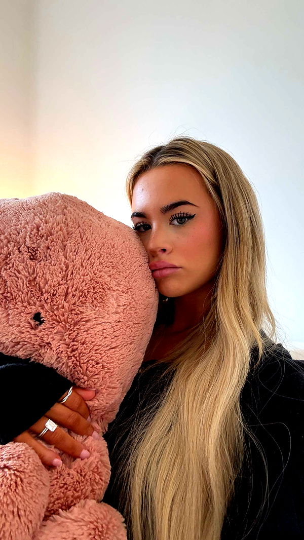 emilyelizabbeth image ~ Altpins