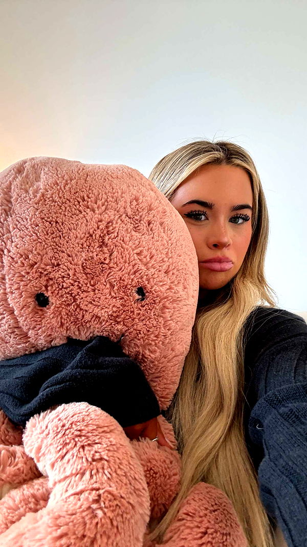 emilyelizabbeth image ~ Altpins