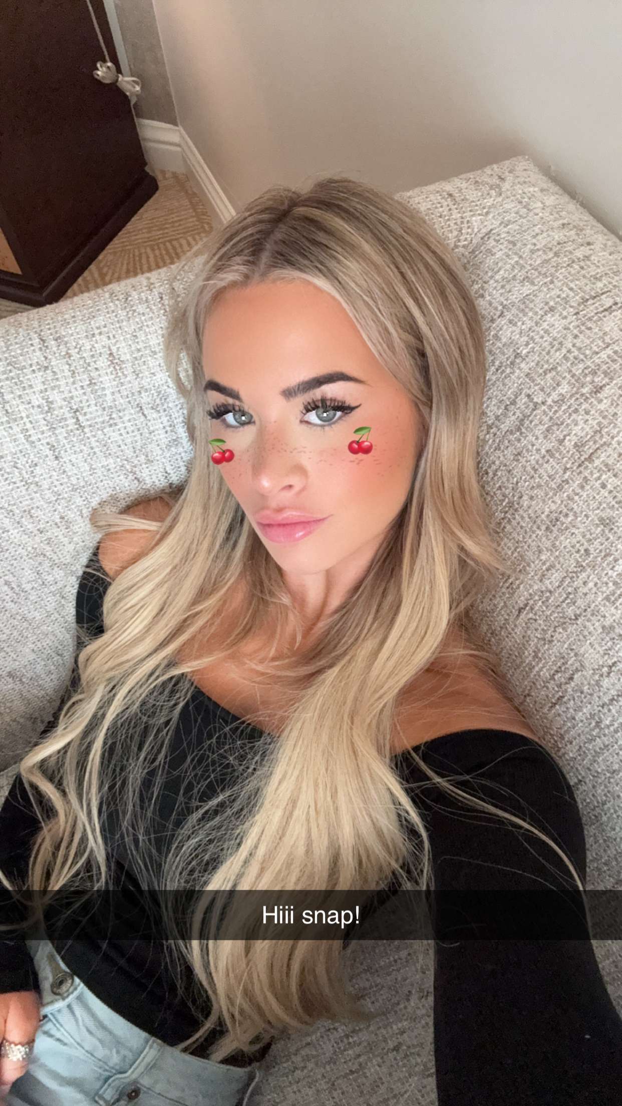 emilyelizabbeth snapchat image archive image