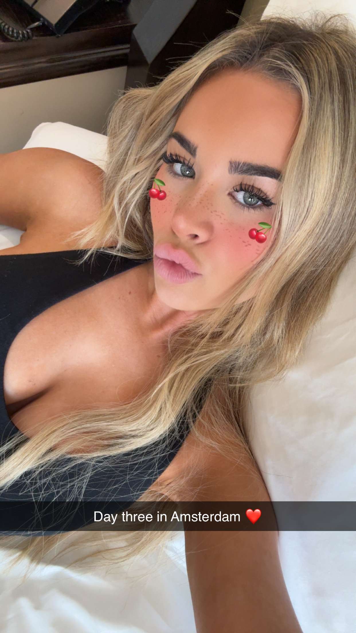 emilyelizabbeth snapchat image archive image