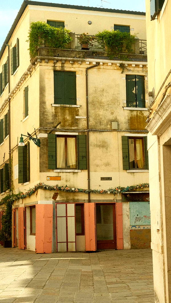 emilyelizabbeth image ~ Altpins