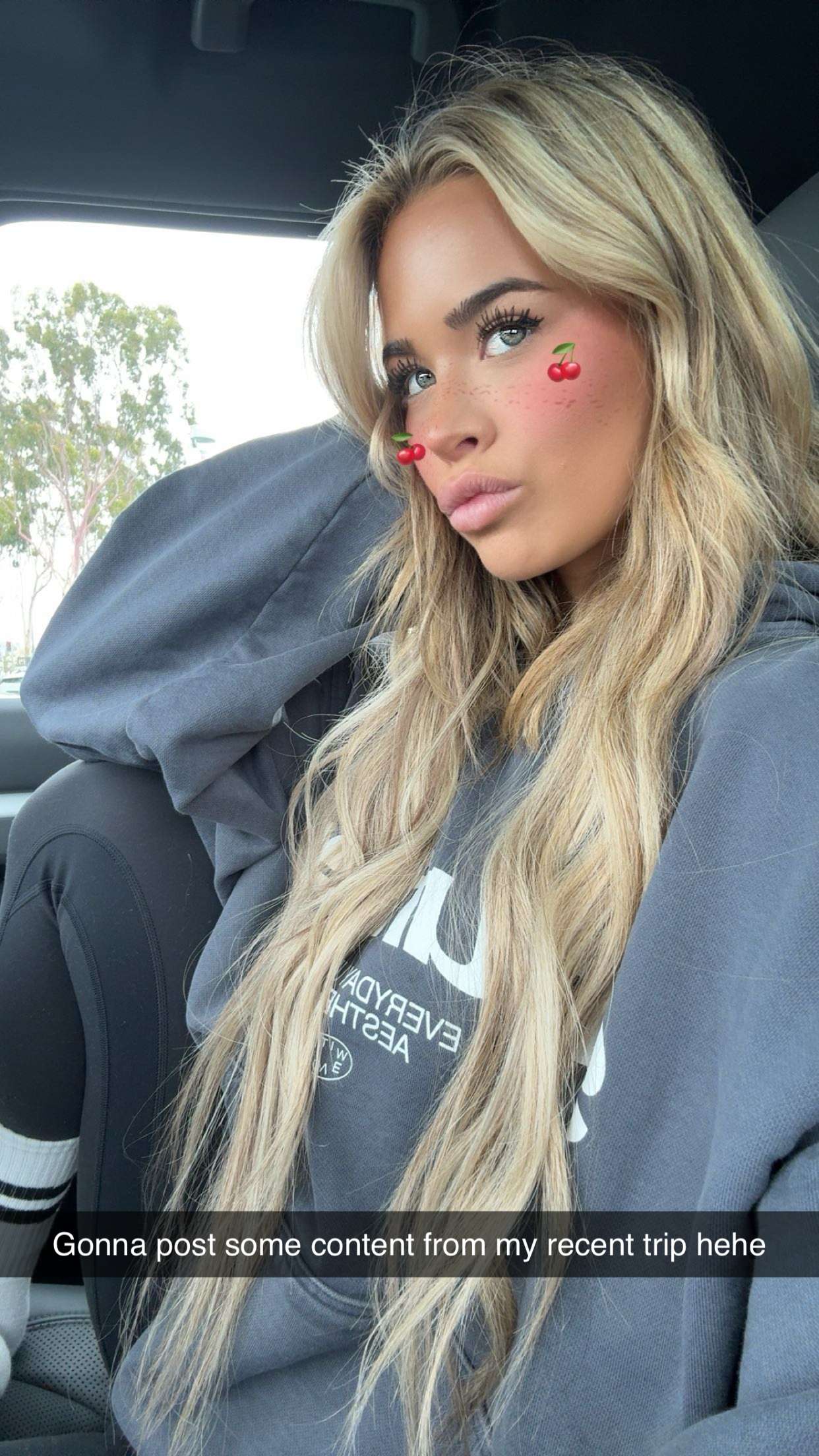 emilyelizabbeth snapchat image archive image