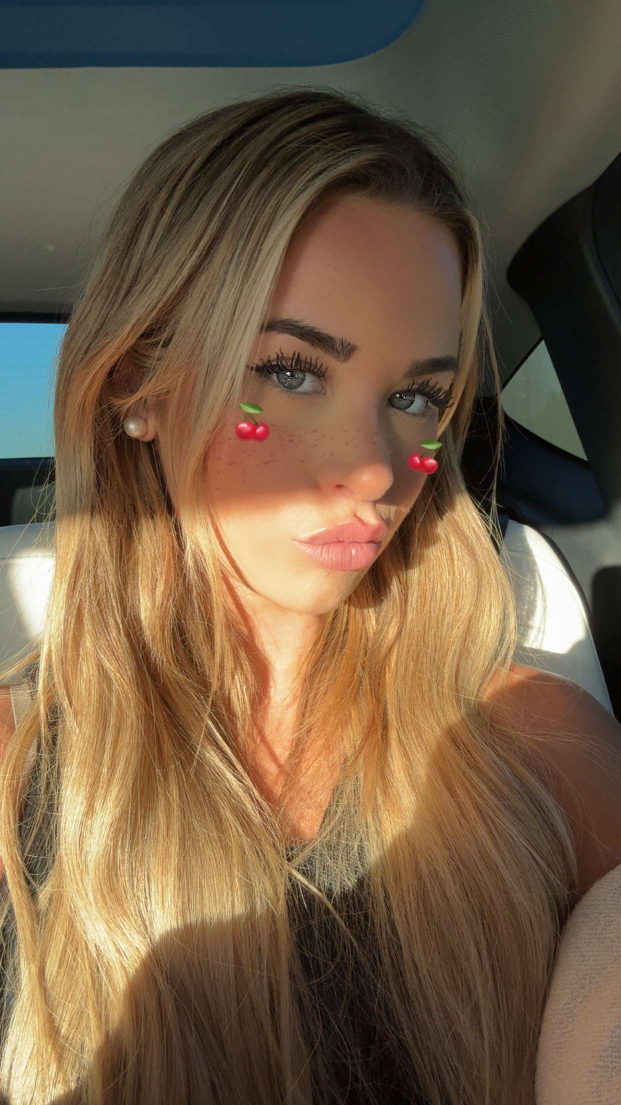 emilyelizabbeth snapchat image archive image