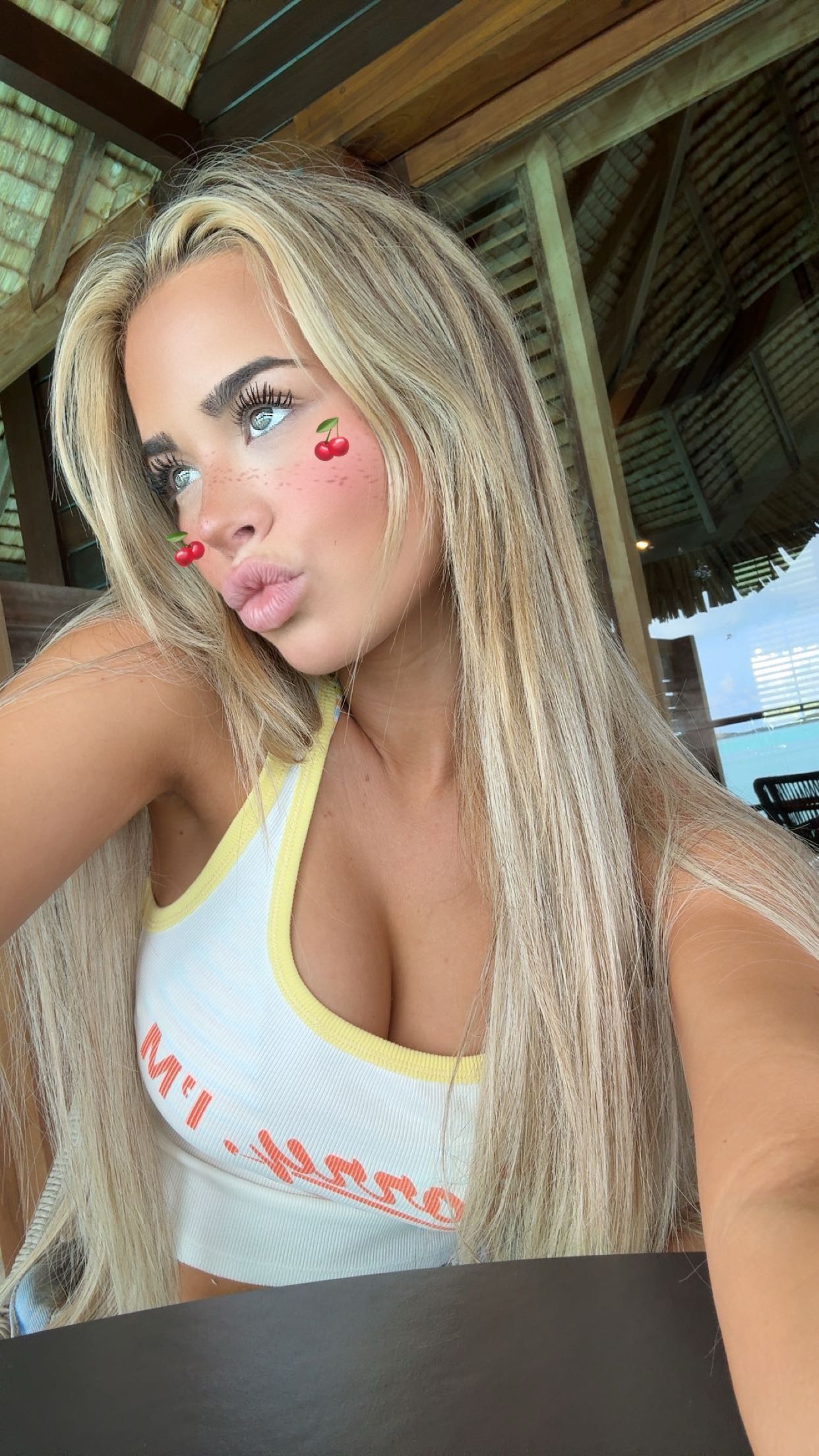 emilyelizabbeth snapchat image archive image