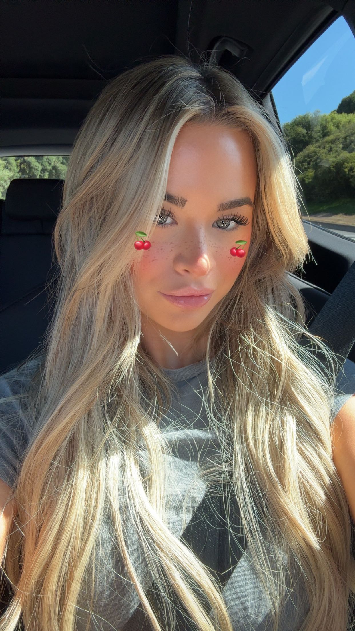 emilyelizabbeth snapchat image archive image