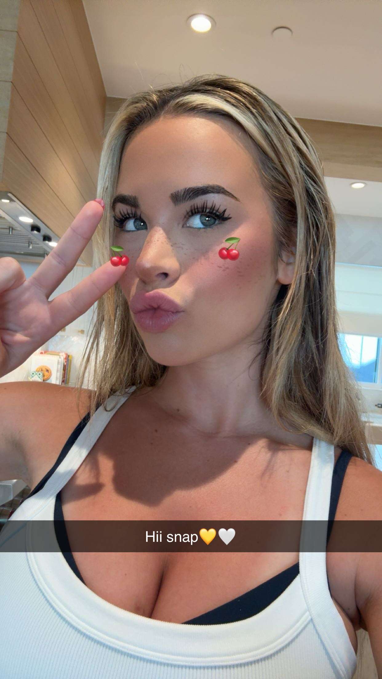 emilyelizabbeth snapchat image archive image