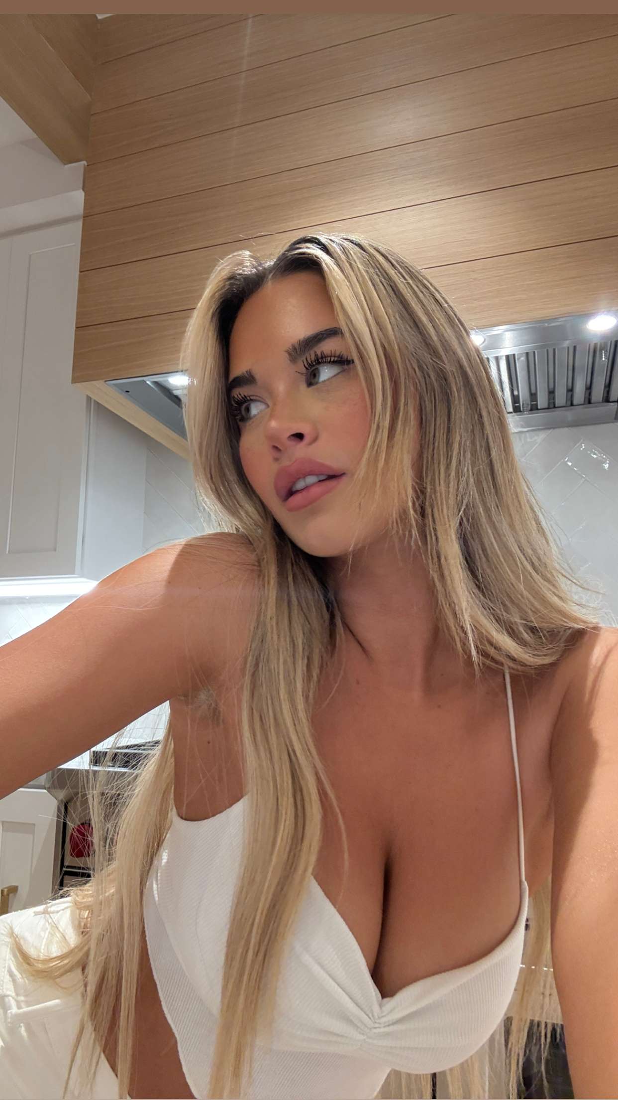 emilyelizabbeth snapchat image archive image