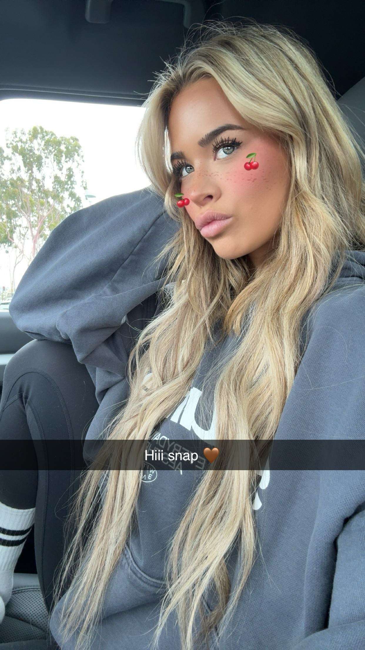 emilyelizabbeth snapchat image archive image