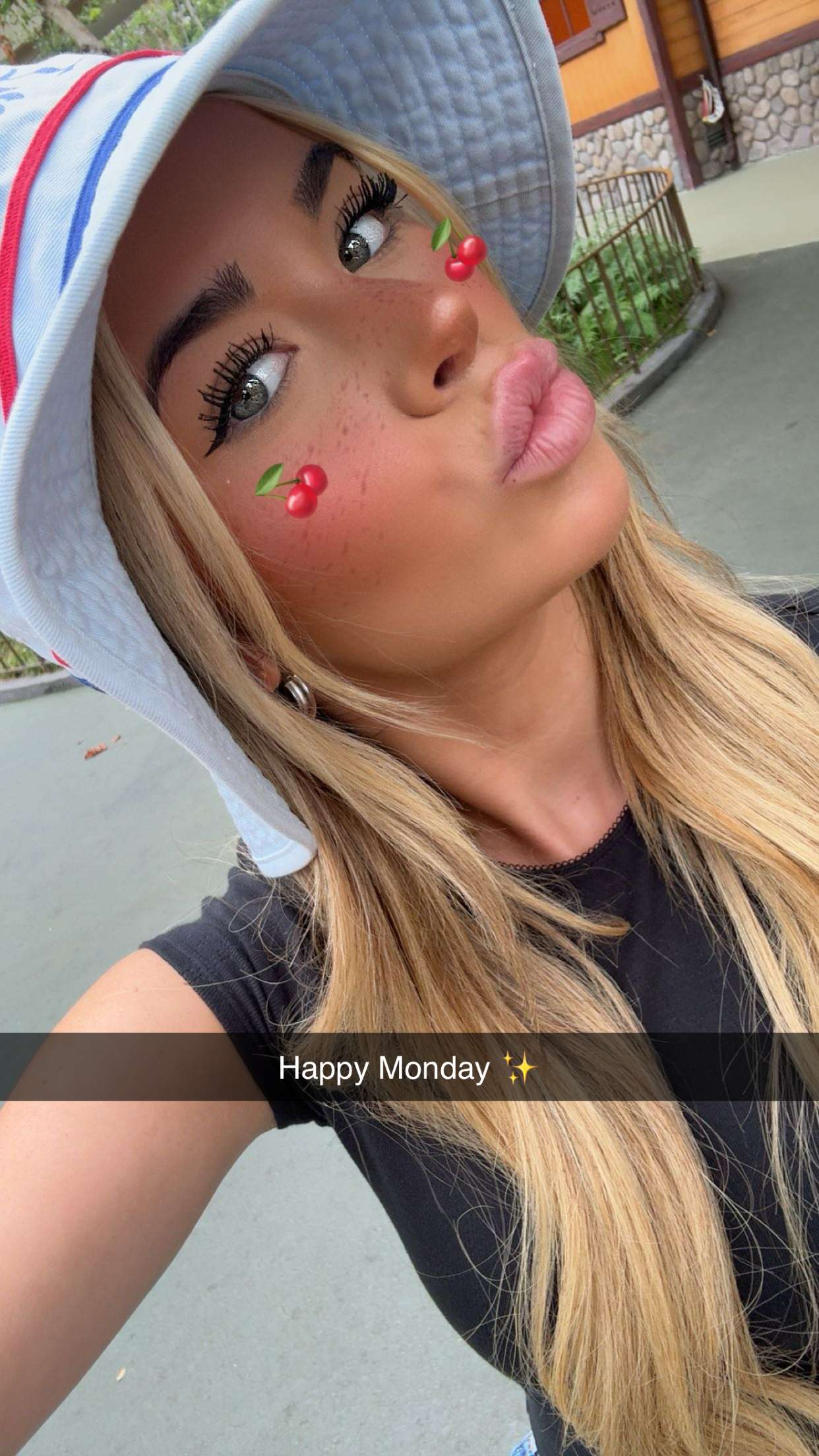 emilyelizabbeth snapchat image archive image