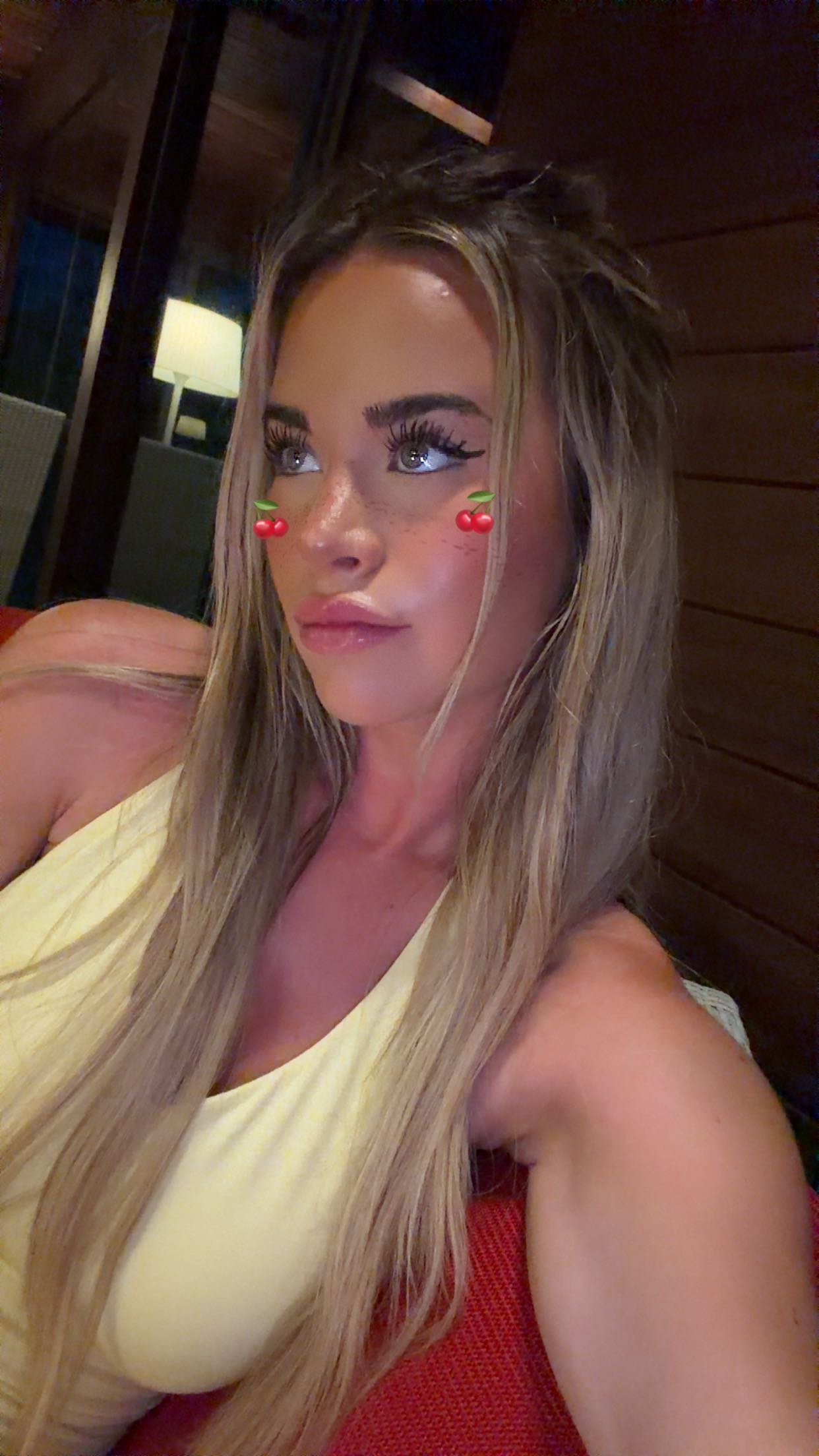 emilyelizabbeth snapchat image archive image