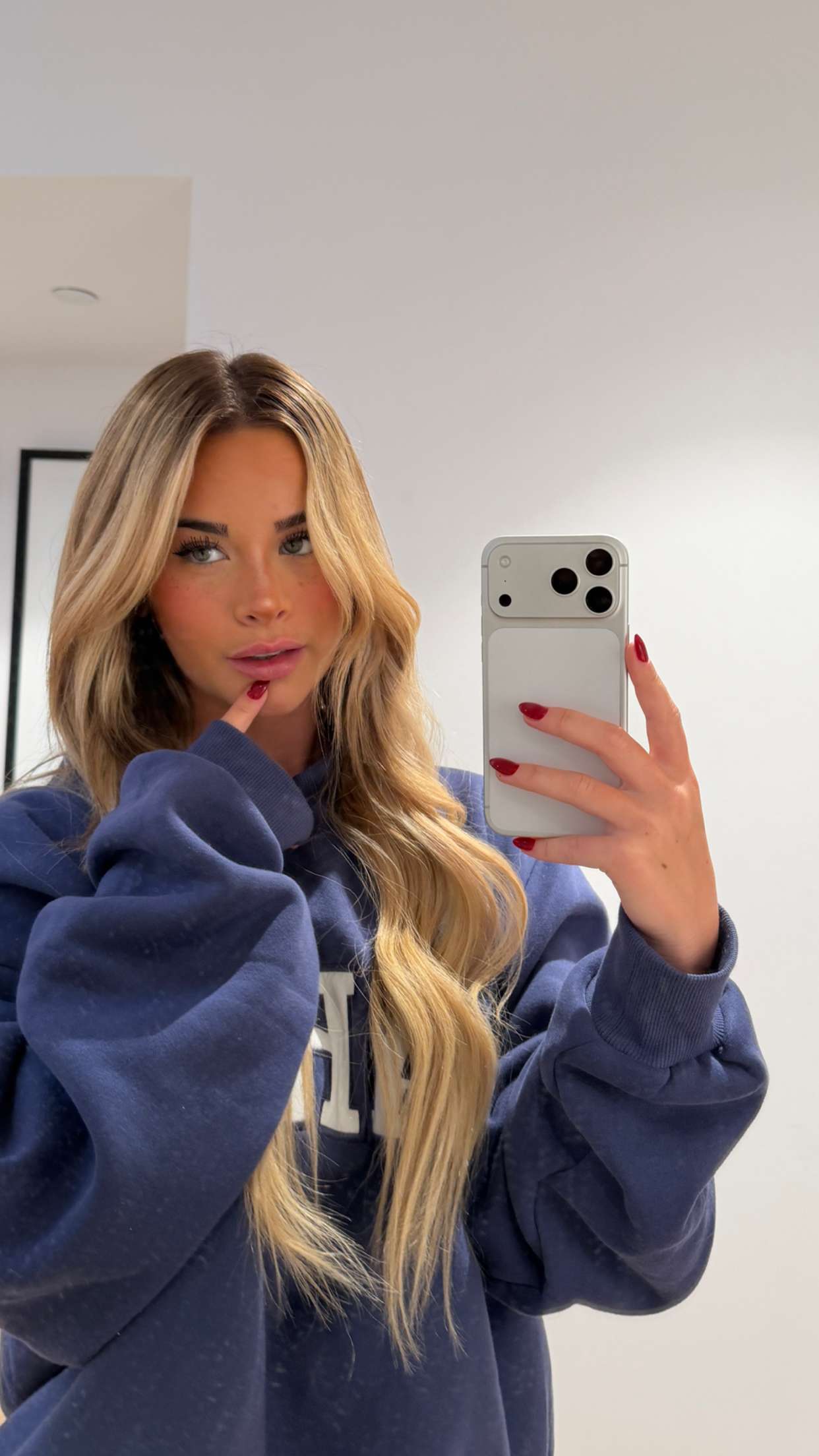 emilyelizabbeth snapchat image archive image