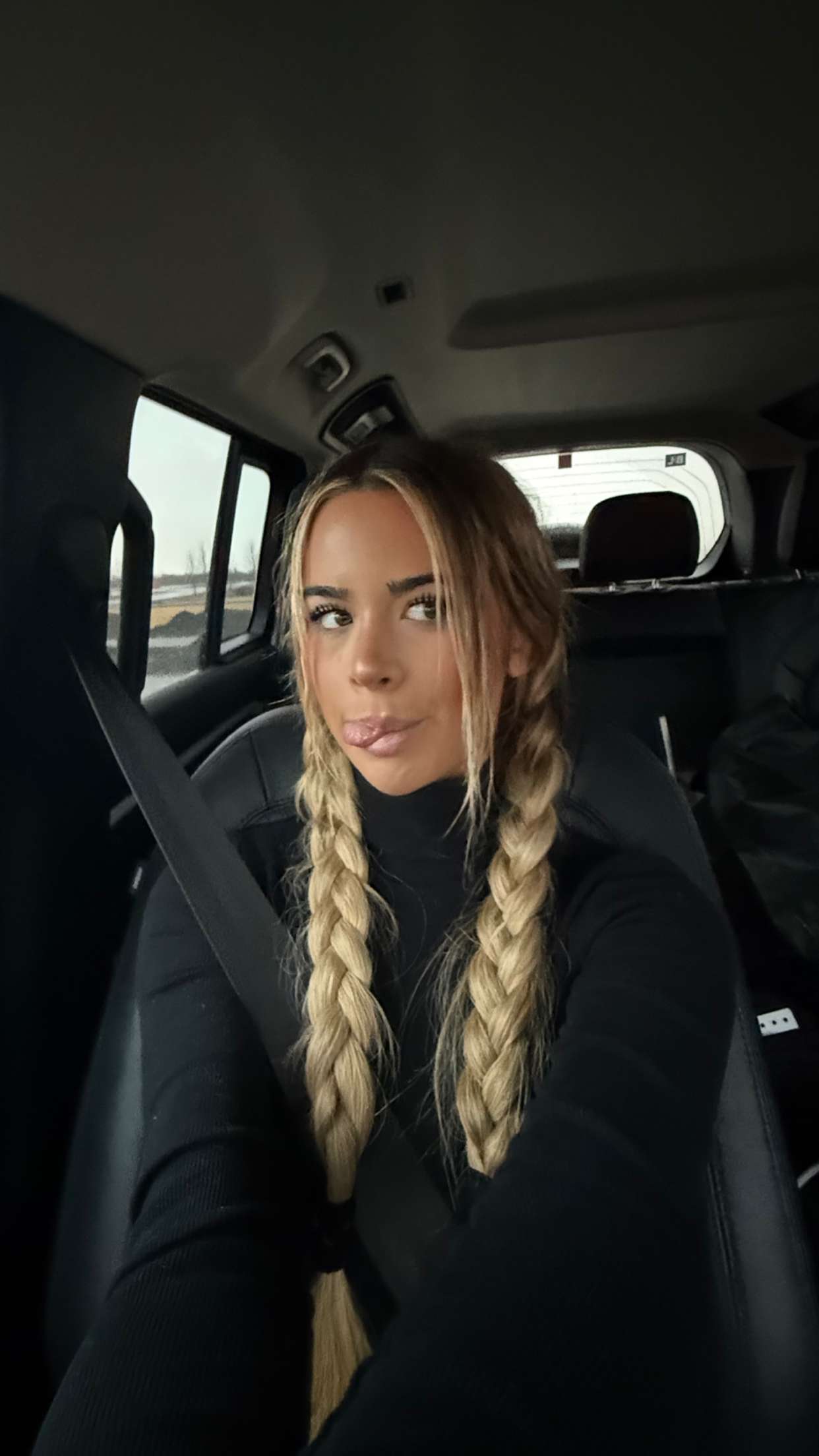 emilyelizabbeth snapchat image archive image