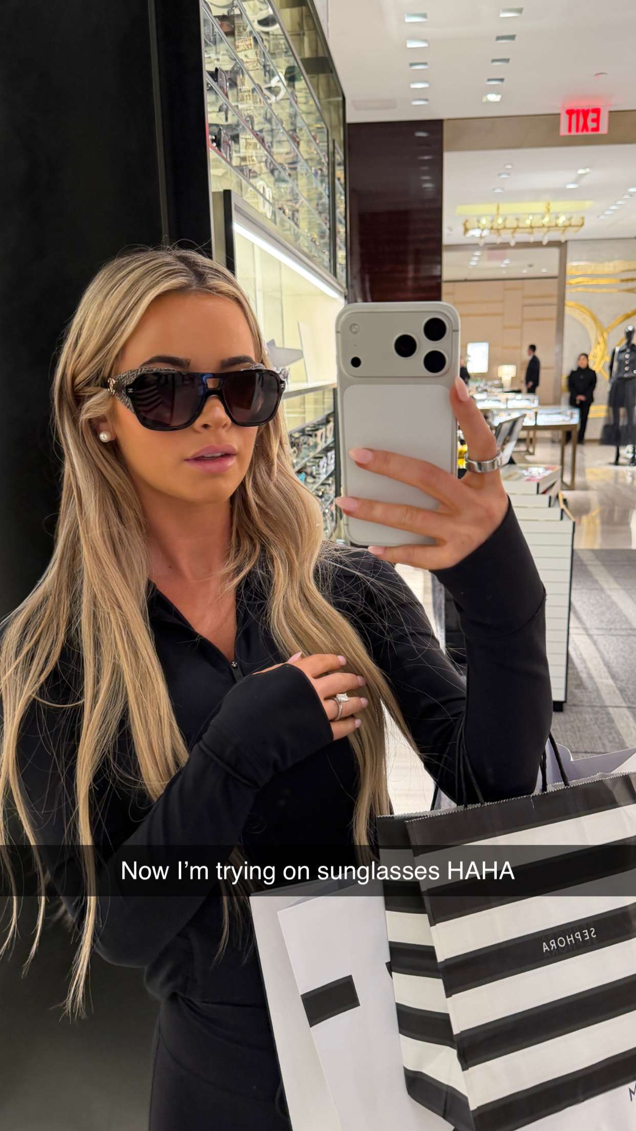 emilyelizabbeth snapchat image archive image