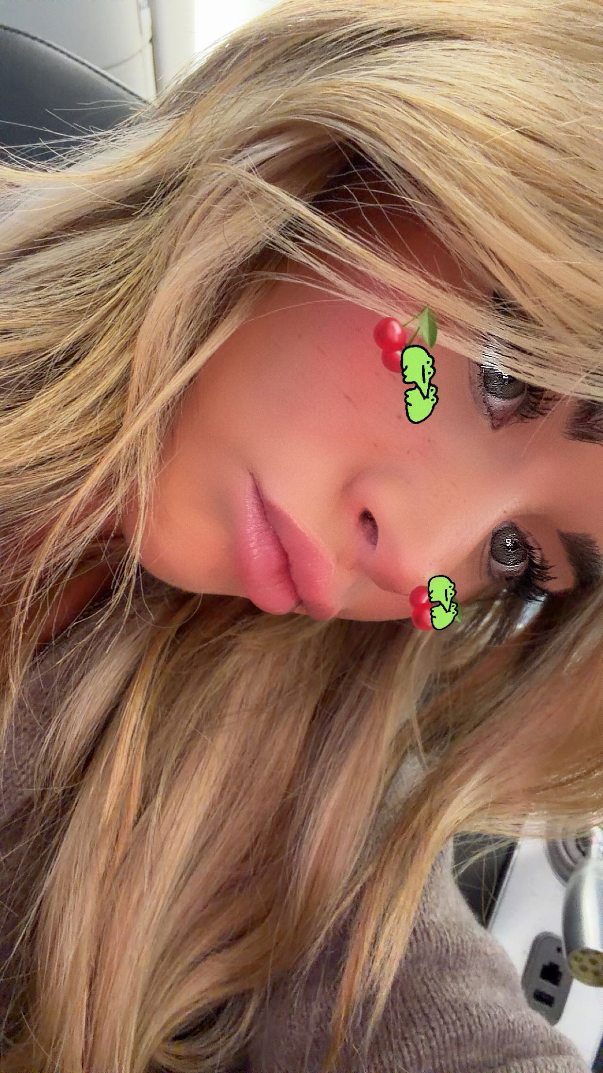 emilyelizabbeth snapchat image archive image