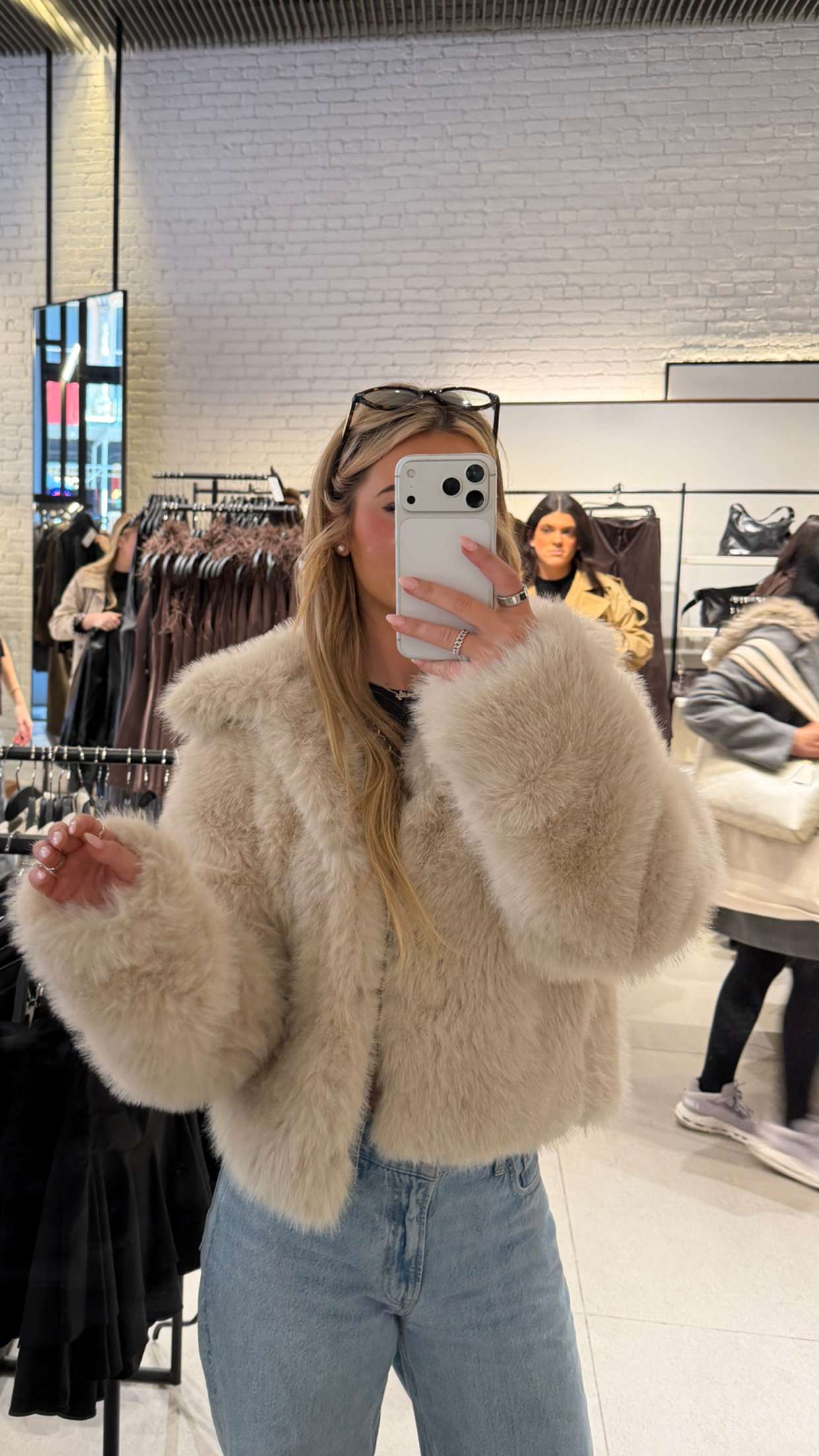 emilyelizabbeth snapchat image archive image