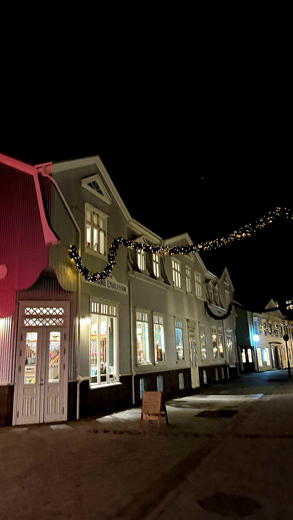 emilyelizabbeth image ~ Altpins