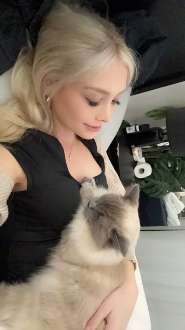 emxllouise snapchat image archive image