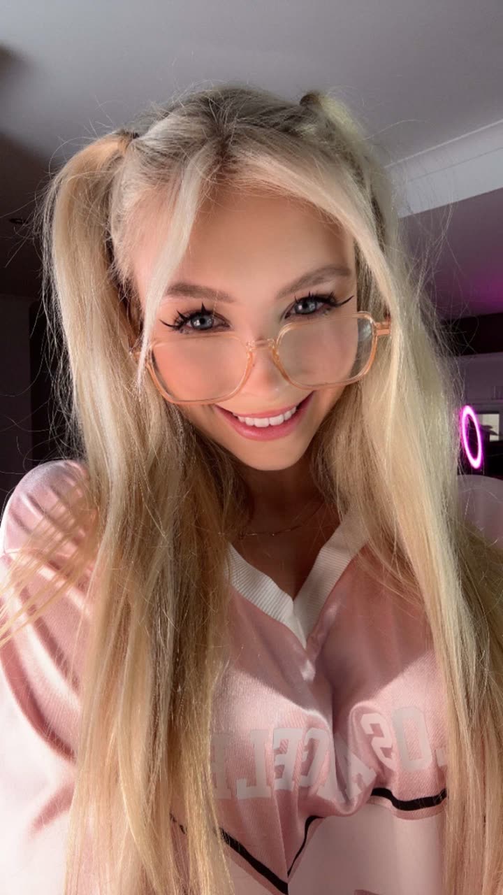 emxllouise snapchat image archive image