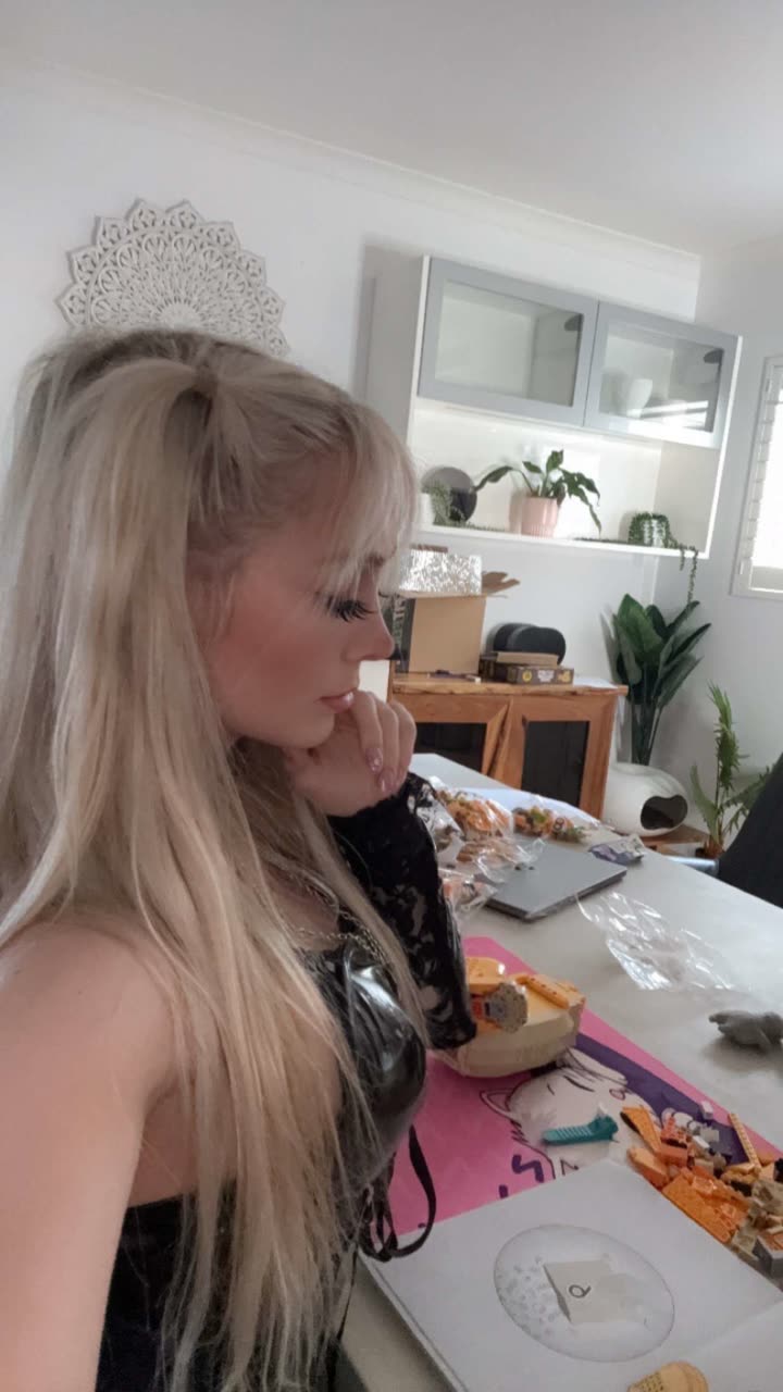 emxllouise snapchat image archive image