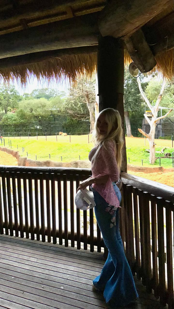 emxllouise snapchat image archive image