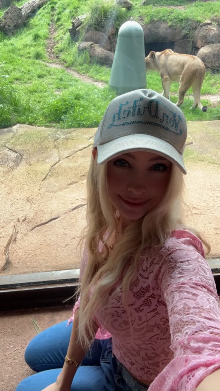 emxllouise snapchat image archive image