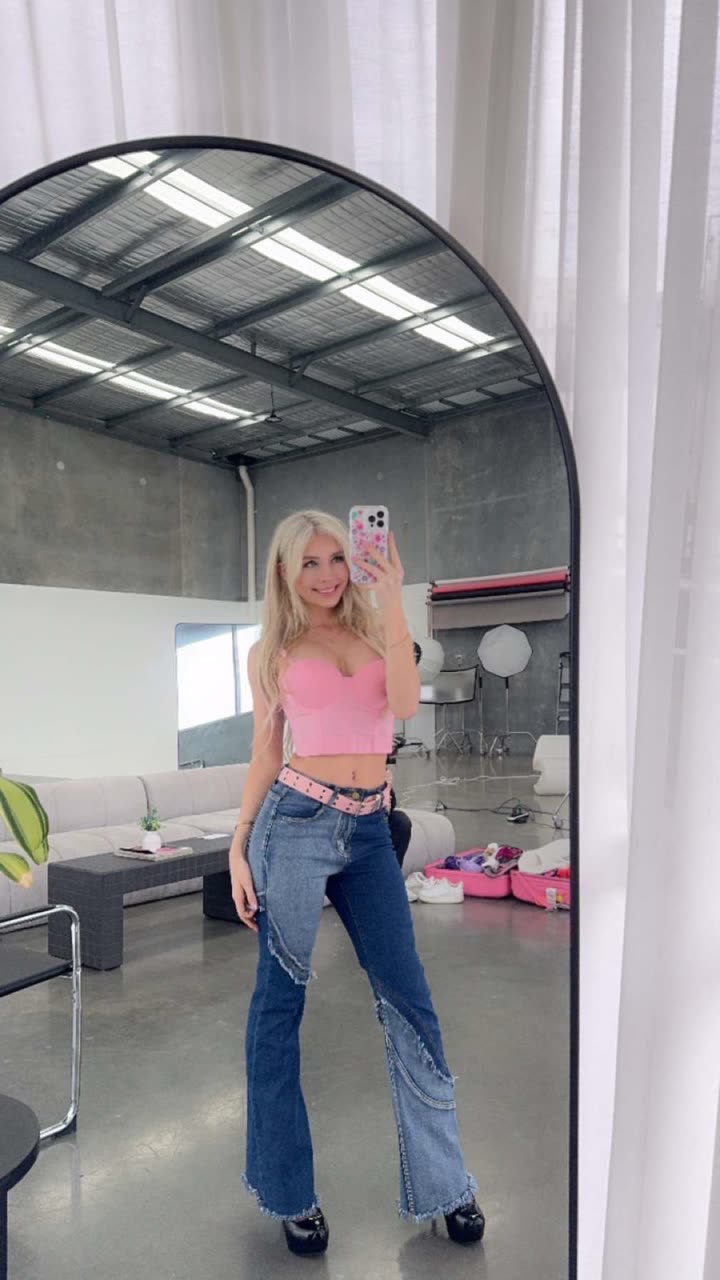 emxllouise snapchat image archive image