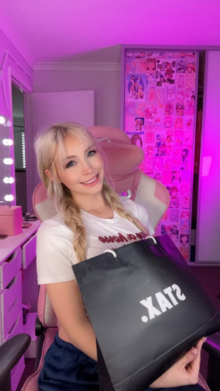 emxllouise snapchat image archive image