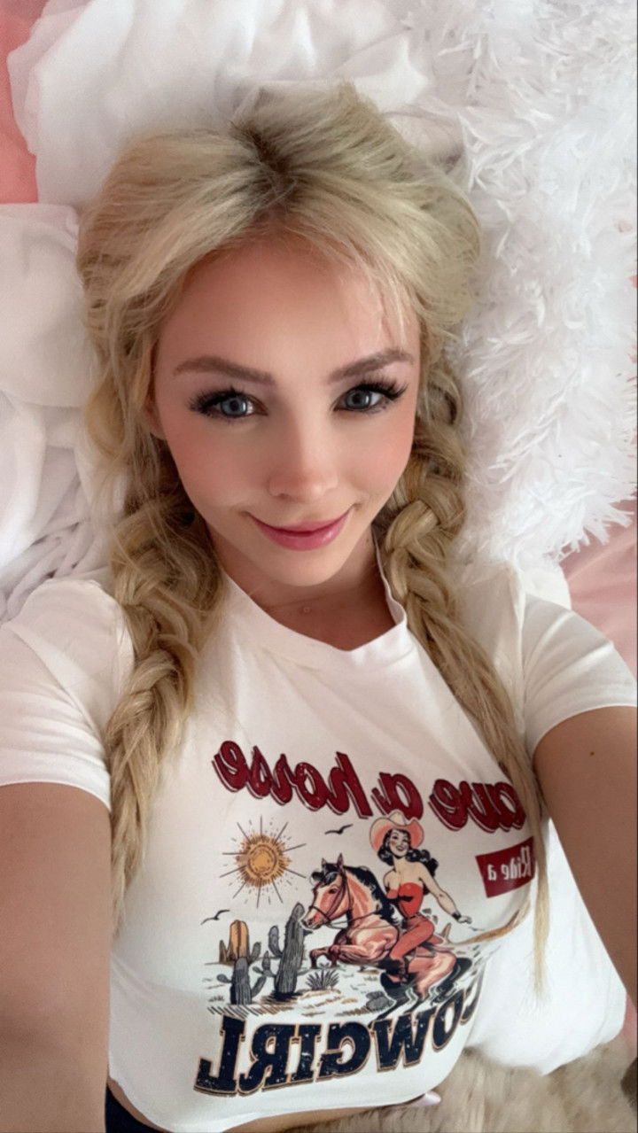 emxllouise snapchat image archive image