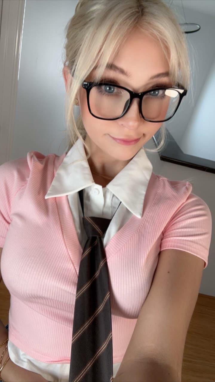 emxllouise snapchat image archive image