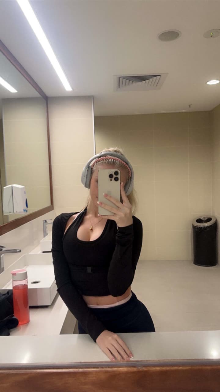 emxllouise snapchat image archive image