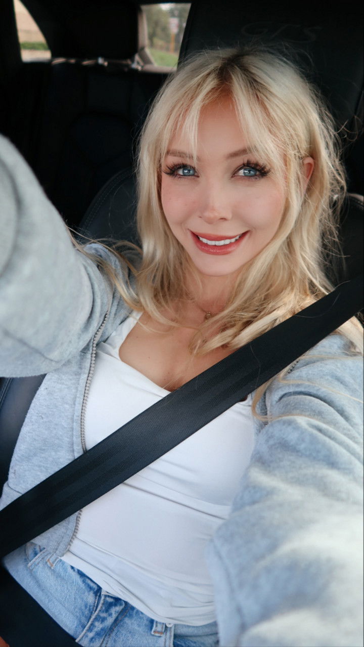 emxllouise snapchat image archive image