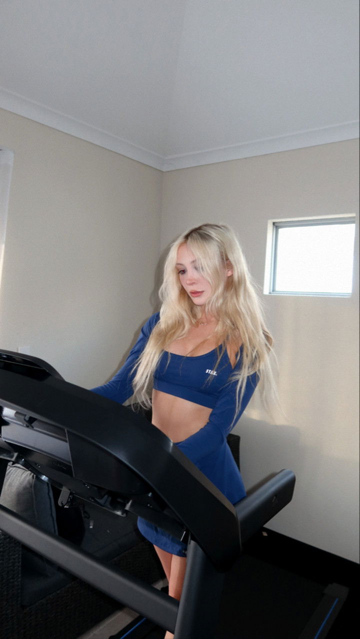 emxllouise snapchat image archive image