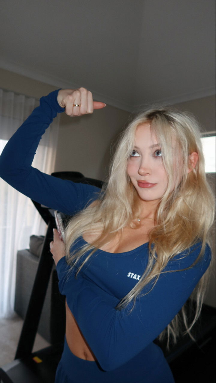 emxllouise snapchat image archive image