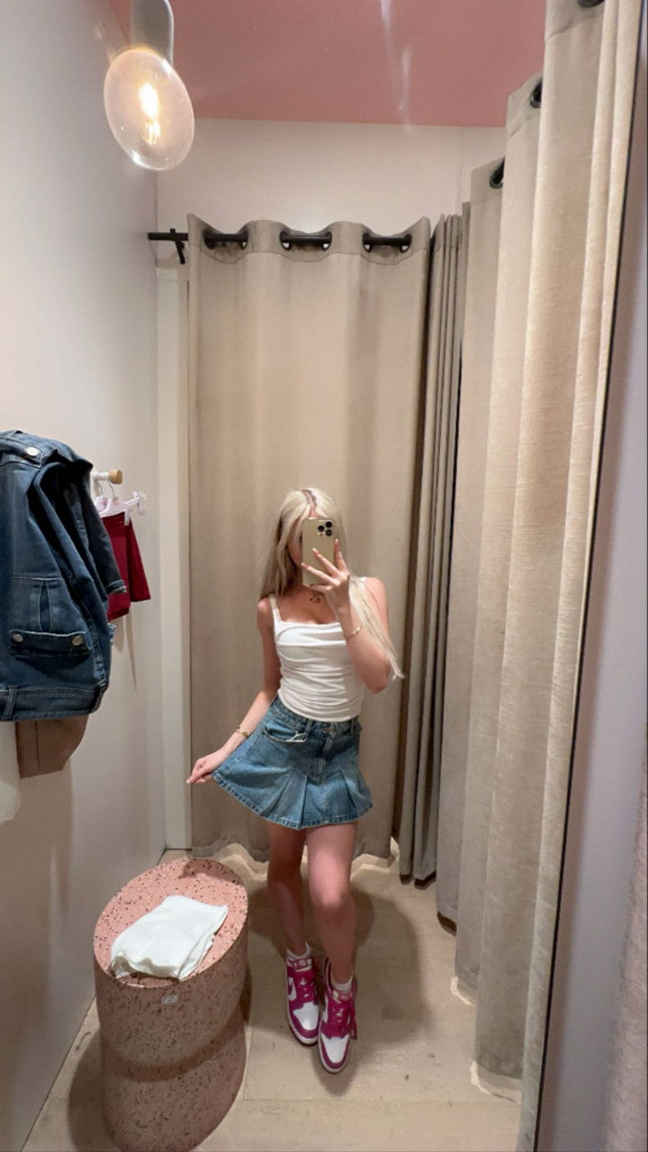 emxllouise snapchat image archive image